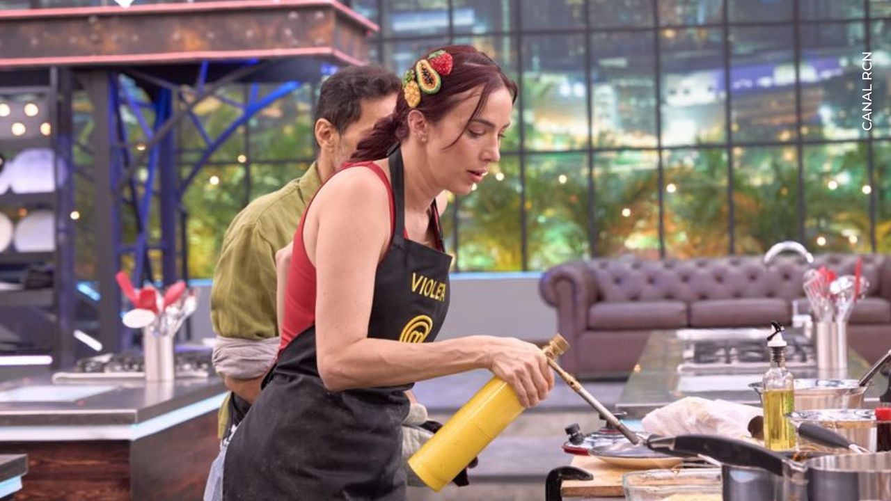 Participantes con delantal negro en MasterChef Celebrity Participantes en MasterChef Celebrity