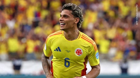 Richard Ríos con su novia