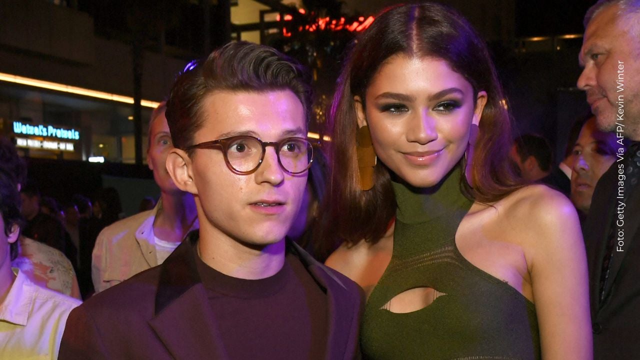 Tom Holland y Zendaya entristecen a sus fans al posponer su boda Tom Holland y Zendaya posando en la fiesta posterior al estreno de "Spider-Man: Far From Home"