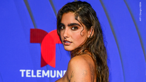 Isabella Ladera asiste a los Premios Billboard de la Música Latina 2024.