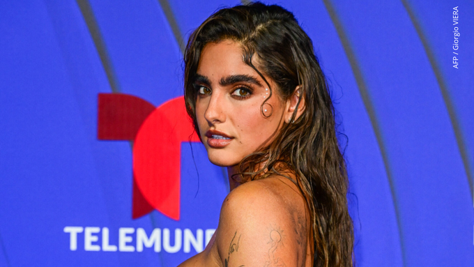 Isabella Ladera asiste a los Premios Billboard de la Música Latina 2024.