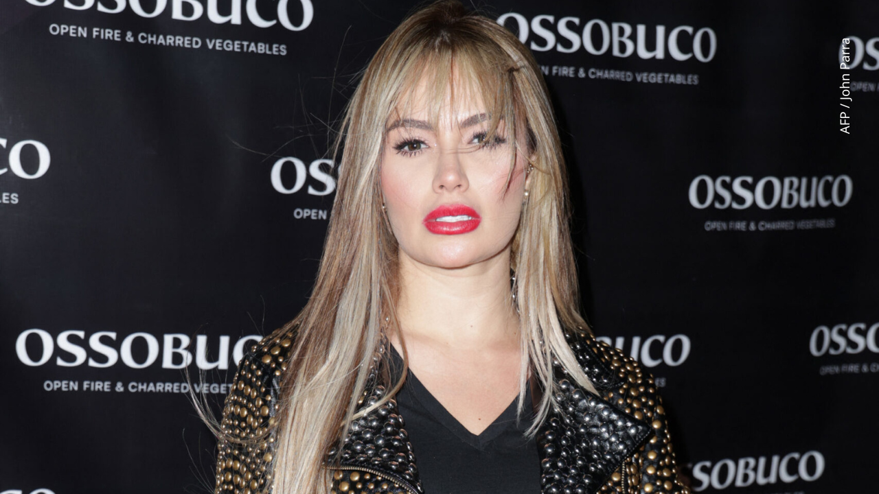 Sara Uribe reveló si se ha relacionado con otras personas después de su relación con Freddy Guarín Sara Uribe llega a la Gran Inauguración de Ossobuco Miami.
