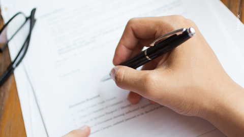 Westcol sobre contrato con mujeres