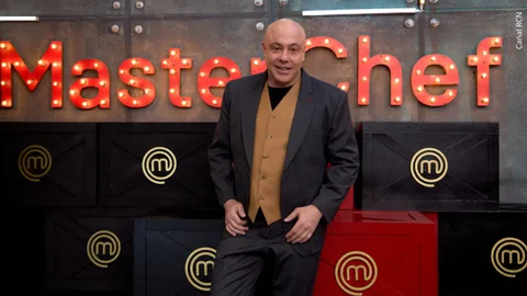 Jorge Rausch rompe Récord Guinness con hamburguesas y sorprende al mundo