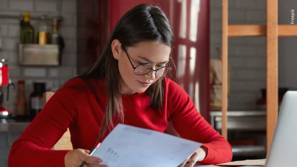 Joven estudió 4 años y descubrió que su carrera no existía al graduarse | VIDEO