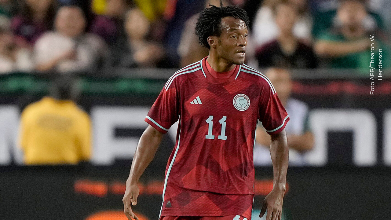 ¡Regreso triunfal! Juan Guillermo Cuadrado es presentado como nuevo jugador del Pisa FC en la icónica Torre de Pisa.