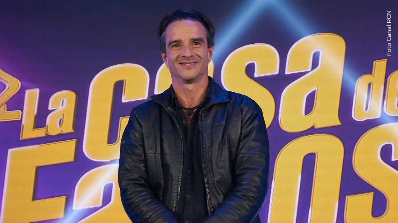Gonzalo Escobar posó junto a misteriosa mujer