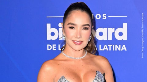 Paola Jara posando en los Premios Billboard de la Música Latina