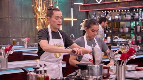 Michelle y Valentina Taguado en MasterChef Celebrity