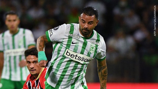 Edwin Cardona rompió el silencio tras fallar dos penaltis con Atlético Nacional: ”Es de humanos” Edwin Cardona rompió el silencio tras fallar dos penaltis con Atlético Nacional: ”Es de humanos”