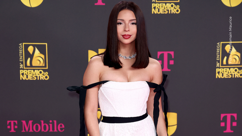 Ángela Aguilar confesó que tiene un perfil falso para ver redes sociales de forma discreta.