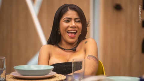 La Toxi Costeña sorprende a sus fans con un radical cambio de look