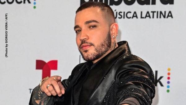 “Calmando Penas”: Jessi Uribe y Luis Alberto Posada se unen en nuevo éxito