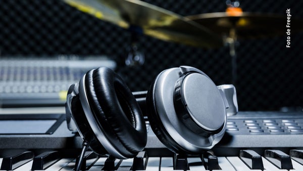 Pirlo y Nath sorprenden con “Se Me Chispoteó”, un hit urbano con sello colombiano