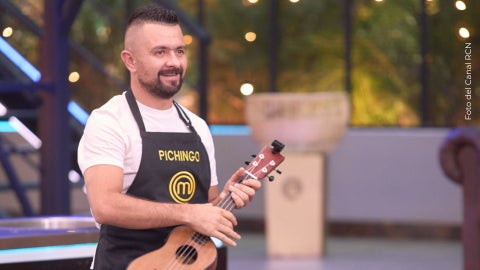 Pichingo les trova a sus compañeros de MasterChef Celebrity Colombia y queda registrado en video.