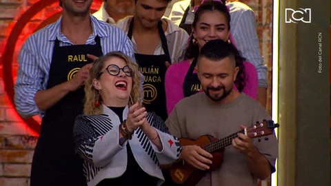 Belén le cantó a Claudia Bahamón