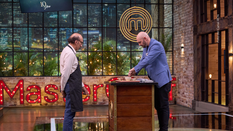 Jorge Herrera presenta su receta ante Nicolás de Zubiría