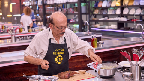 Jorge Herrera afirma que prefiere la precisión en la cocina.