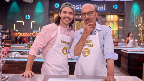Jorge Herrera cocina junto a David Sanin.
