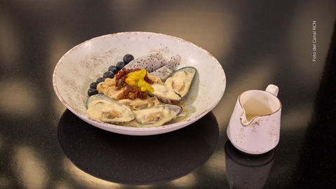 Jorge Herrera presenta su plato “Fusión Isleña”.