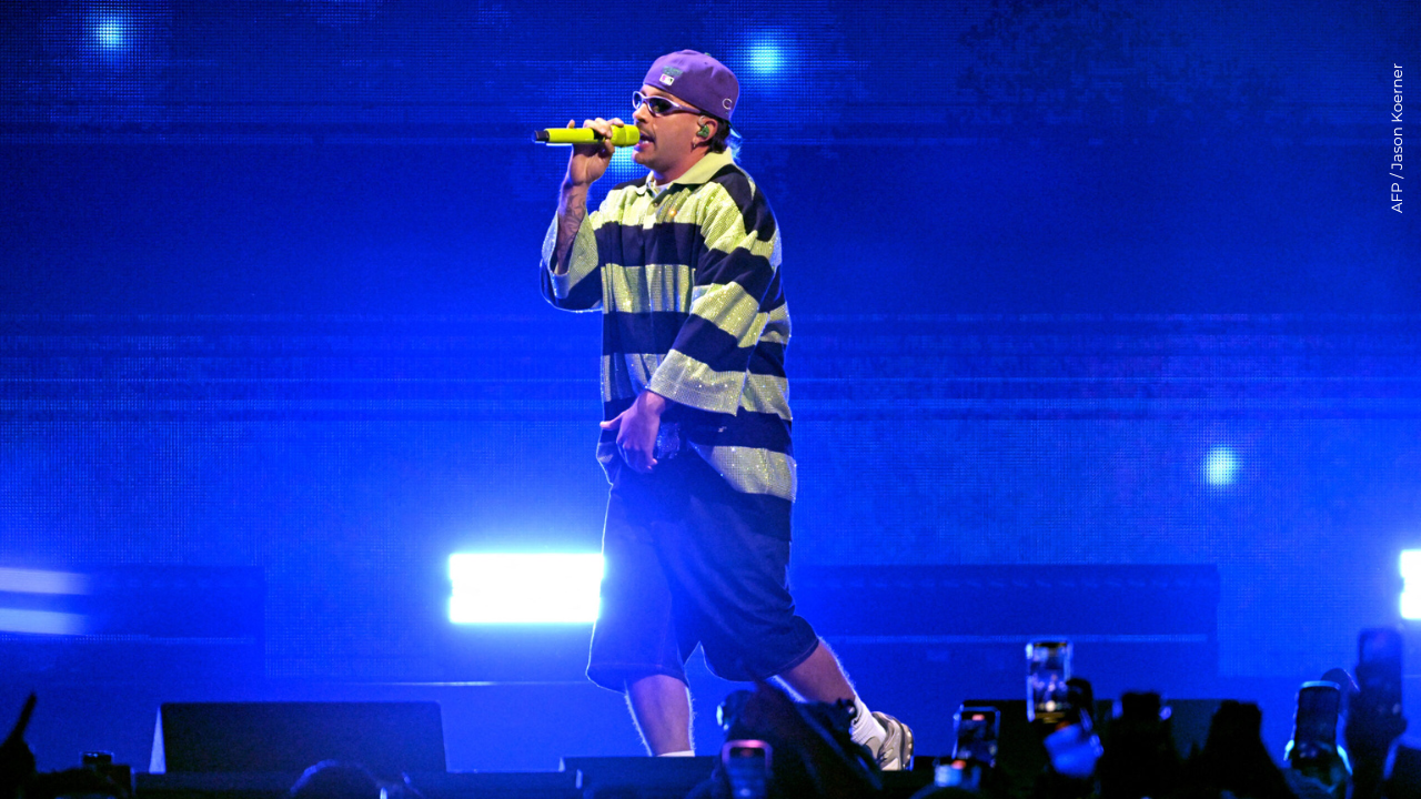 J Balvin aterrizó en Hanói para el festival 8Wonder, donde hizo historia.
