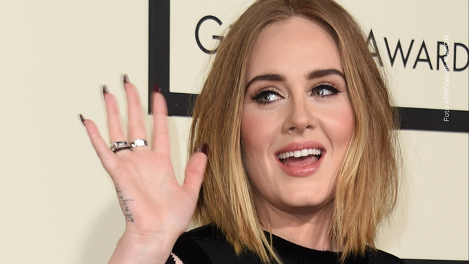Adele dejó los escenarios por un tiempo, pero su reaparición en público emocionó a sus seguidores.