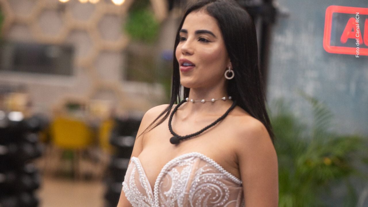 Karely Ruiz desata polémica con su advertencia a Karina García