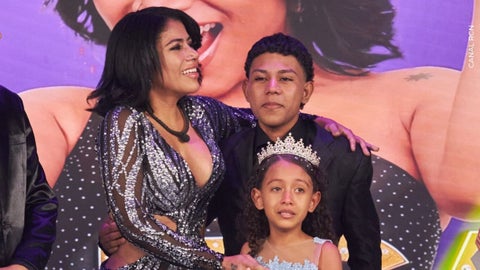 La Toxi Costeña con sus hijos