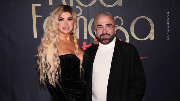 Vicente Fernández Jr. se prepara para ser padre nuevamente junto a Mariana González a sus 62 años Vicente Fernández Jr. se prepara para ser padre nuevamente junto a Mariana González a sus 62 años