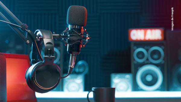 Pandora celebra 40 años con un álbum que revive himnos inolvidables Pandora celebra 40 años con un álbum que revive himnos inolvidables