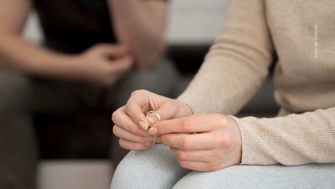 Hombre pidió divorcio tras enamorarse de un avatar Hombre pidió divorcio tras enamorarse de un avatar