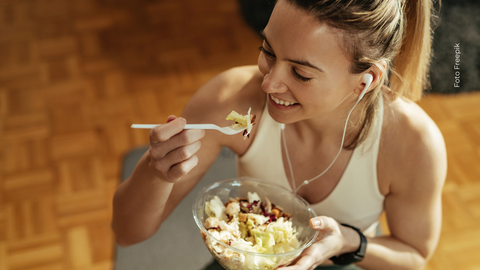 Comer entre 2 y 4 horas antes del ejercicio ayuda a mejorar el rendimiento físico.