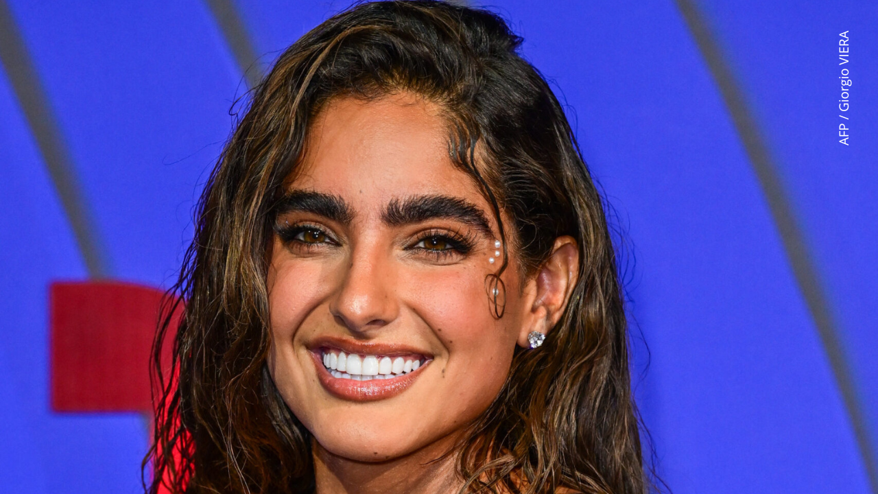 Isabella Ladera asiste a los Premios Billboard de la Música Latina 2024.