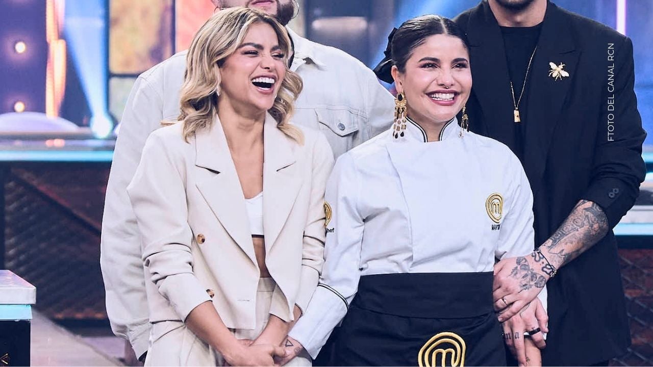 Adriana Lucía junto a Martina La Peligrosa, su hermana.