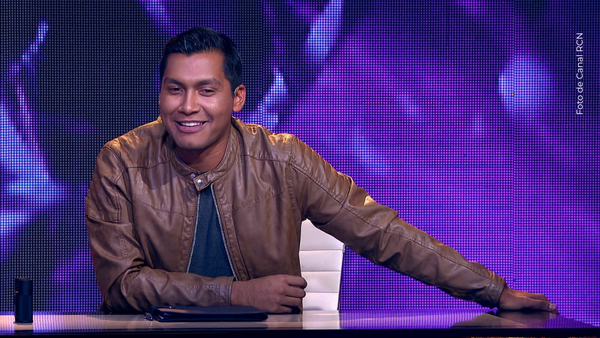 Juanda Caribe cambia la vida de niño vendedor de dulces con casa y beca universitaria Juanda Caribe cambia la vida de niño vendedor de dulces con casa y beca universitaria