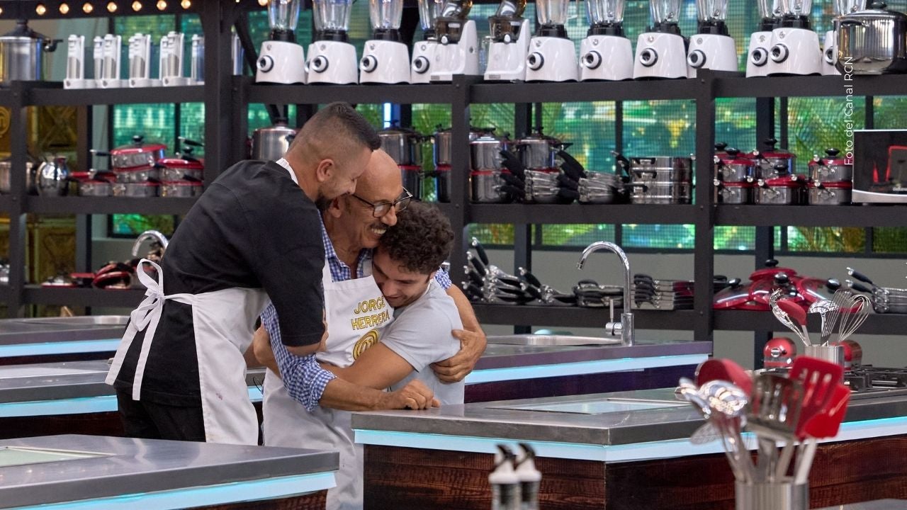 Julián Zuluaga junto a sus compañeros en MasterChef Celebrity Julián Zuluaga junto a sus compañeros en MasterChef Celebrity