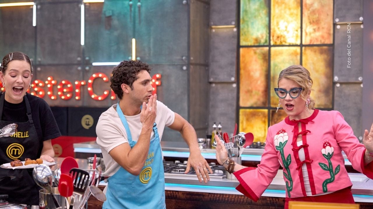 Julian Zuluaga se divierte en la cocina de MasterChef celebrity Julian Zuluaga se divierte en la cocina de MasterChef celebrity
