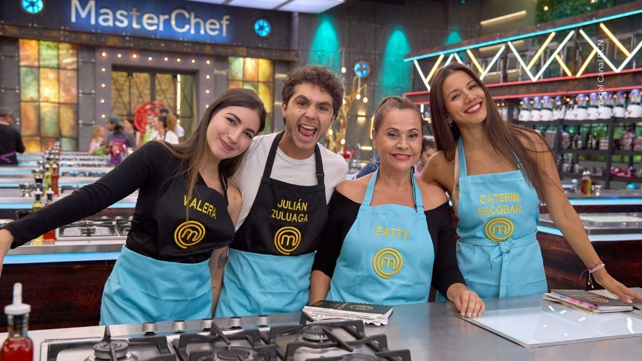 Julián Zuluaga junto a Valeria Aguilar, Patricia Grisales y Caterin Escobar Julián Zuluaga junto a Valeria Aguilar, Patricia Grisales y Caterin Escobar