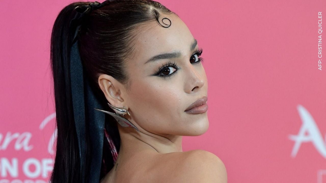 Danna Paola con Shakira en México