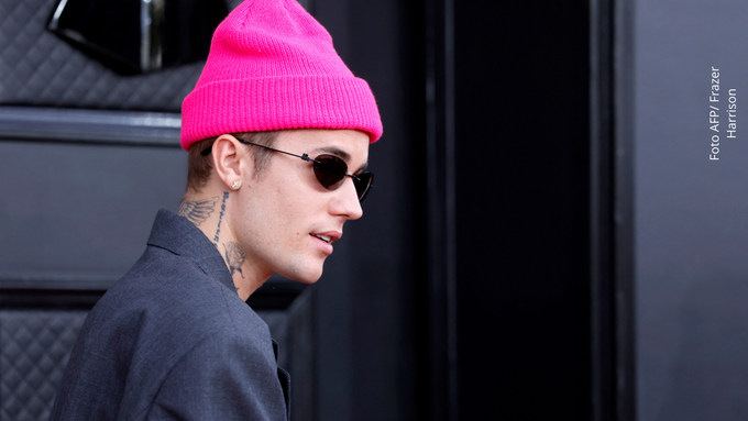 Un imitador de Justin Bieber terminó vetado de por vida tras causar una millonaria pérdida en un bar de Las Vegas. Un imitador de Justin Bieber terminó vetado de por vida tras causar una millonaria pérdida en un bar de Las Vegas.