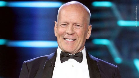 Bruce Willis vive una nueva etapa en su enfermedad, la cual lo obligó a dejar su carrera como actor. Foto: AFP / Frederick M. Brown