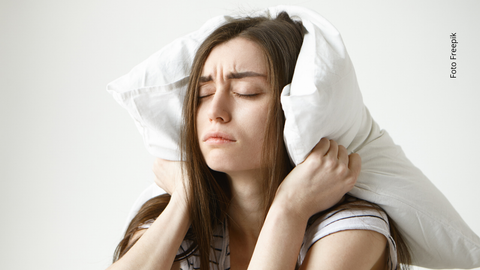 Descansar es una necesidad fisiológica, no un lujo, según expertos en salud mental.