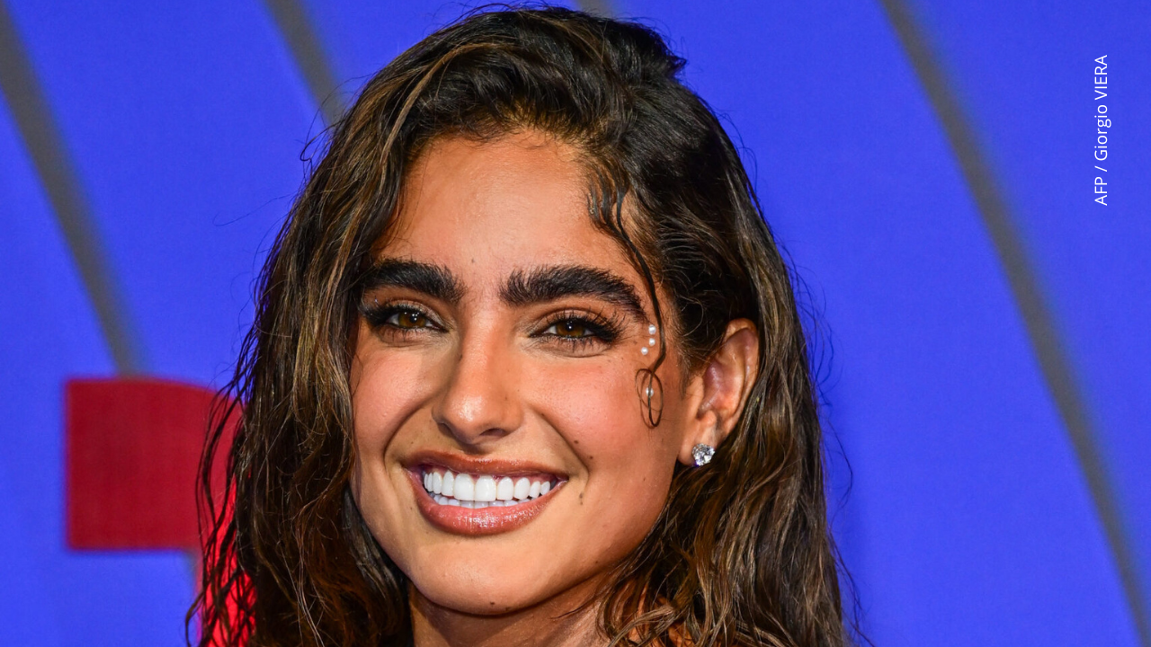 Isabella Ladera asiste a los Premios Billboard de la Música Latina 2024.