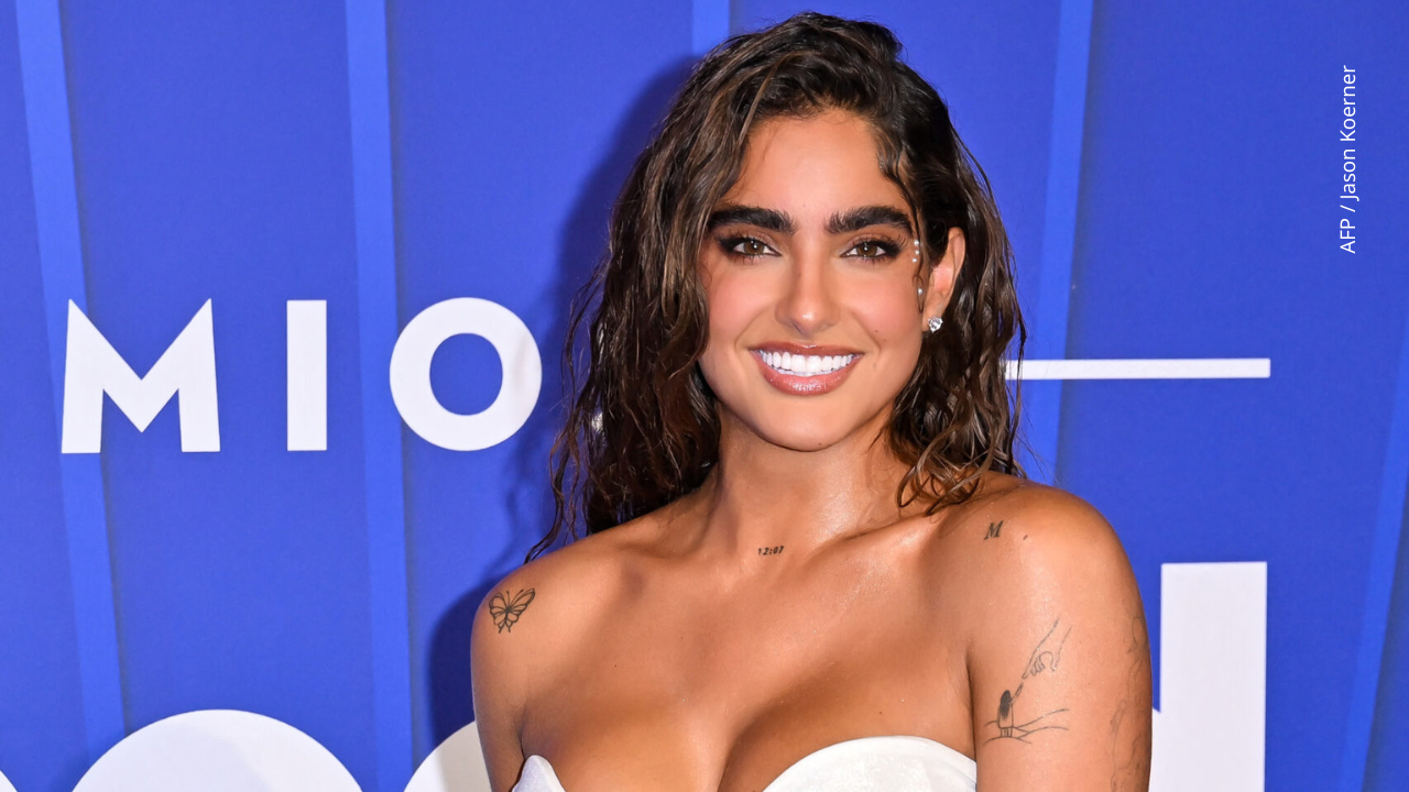 Isabella Ladera asiste a los Premios Billboard de la Música Latina 2024.