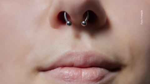 Actualmente, su cuerpo acumula más de 15.000 piercings y sueña con llegar a los 20.000.