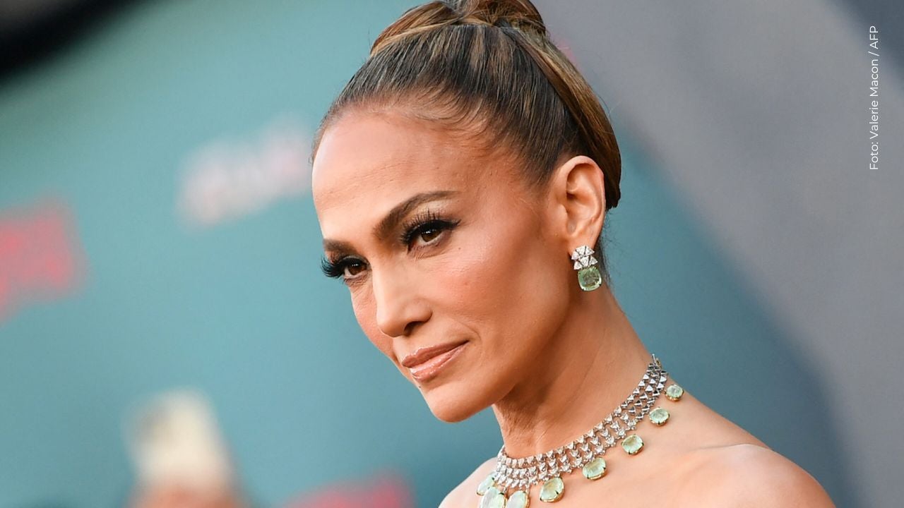 Jennifer Lopez y su vestido floral