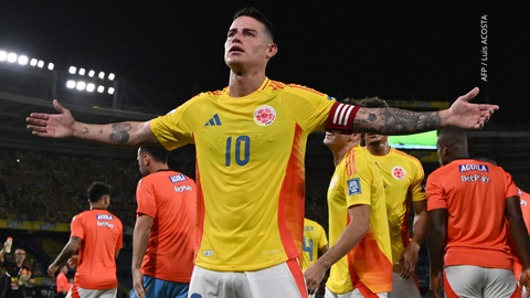 James Rodríguez celebra el primer gol de su equipo durante el partido contra Bolivia.
