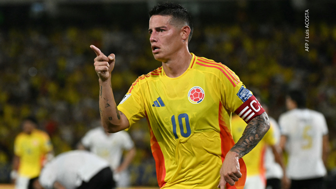 James Rodríguez celebra el primer gol de su equipo durante el partido contra Bolivia.
