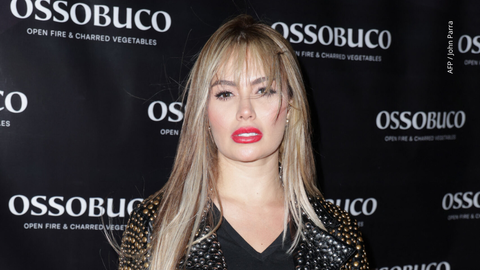 Sara Uribe llega a la Gran Inauguración de Ossobuco Miami Una Experiencia Gastronómica Revolucionaria.