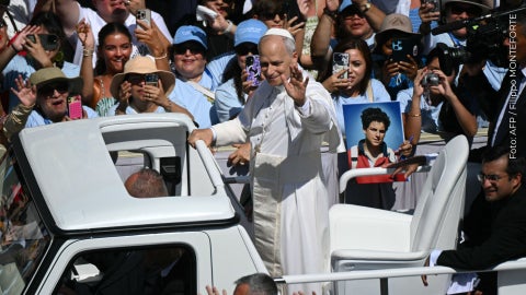 La iglesia católica canoniza al primer santo millenial conocido como "el influencer de Dios".